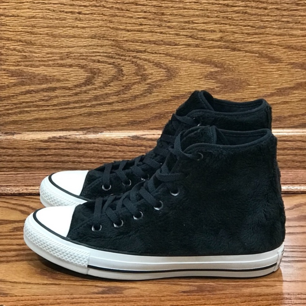 Converse Chuck Taylor All Star Hi Fuzzy Faux Fur Black Sneakers Size Women 7 - Picture 2 of 8